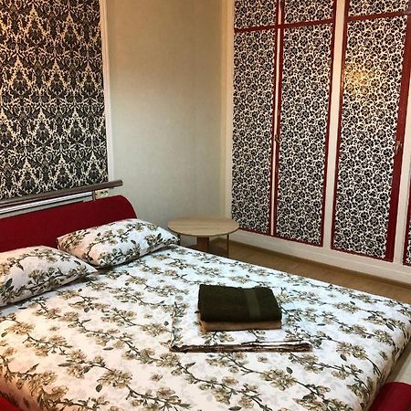 Kyiv Apartment In Pechersk On Oleksandra Kopylenko Buitenkant foto