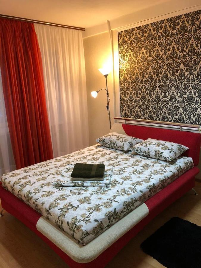 Kyiv Apartment In Pechersk On Oleksandra Kopylenko Buitenkant foto